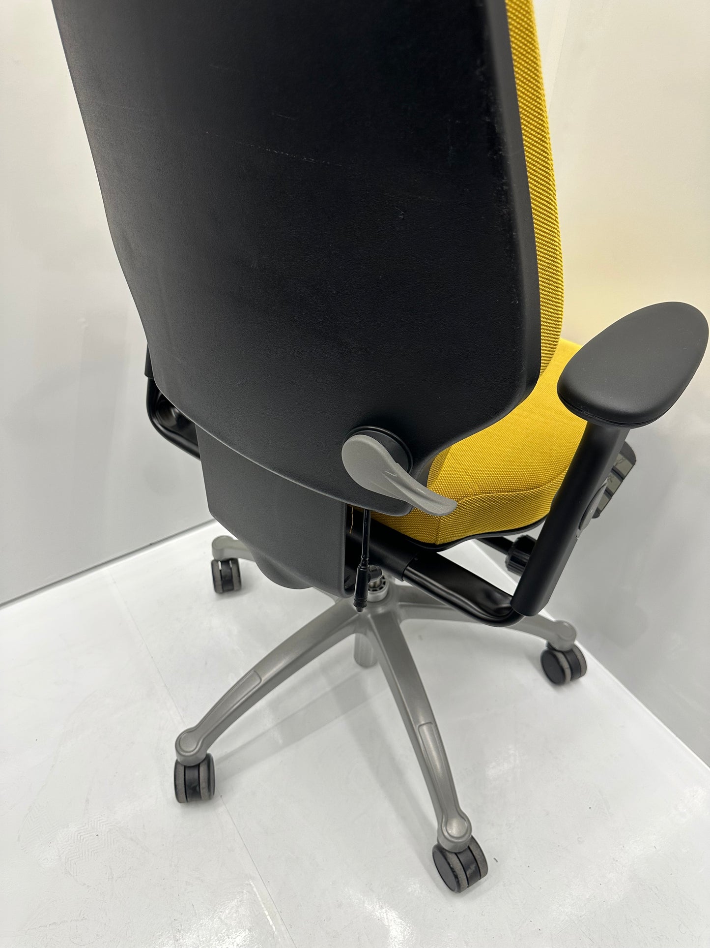 RH Logic 300 – Ergonomisk kontorstol for aktiv sitting | Ergo Quality