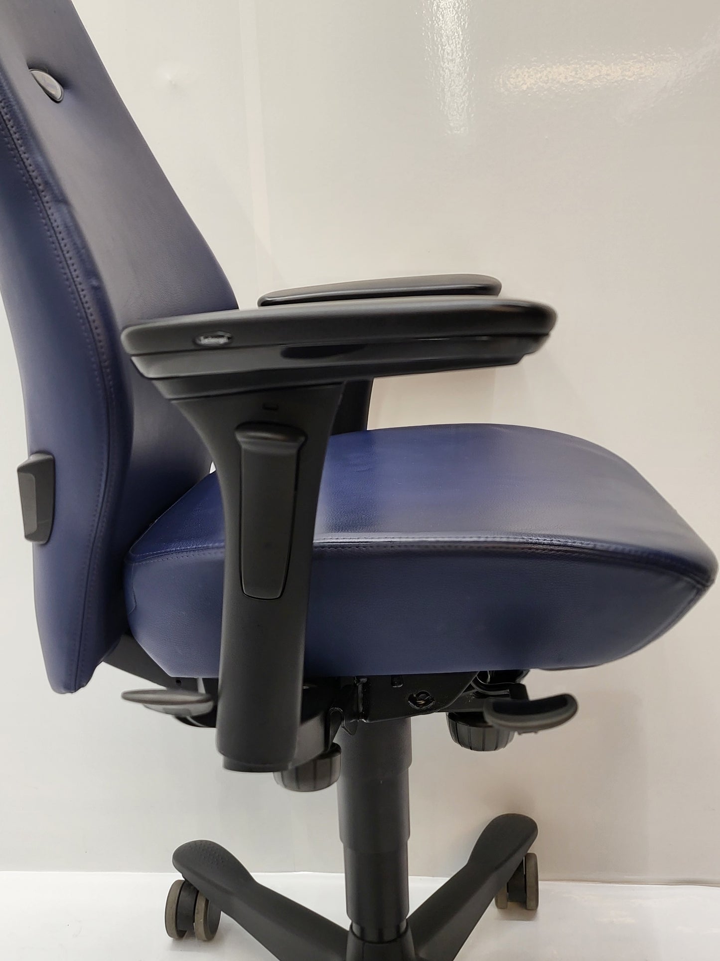 Kinnarps ergonomisk kontorstol- Høy rygg