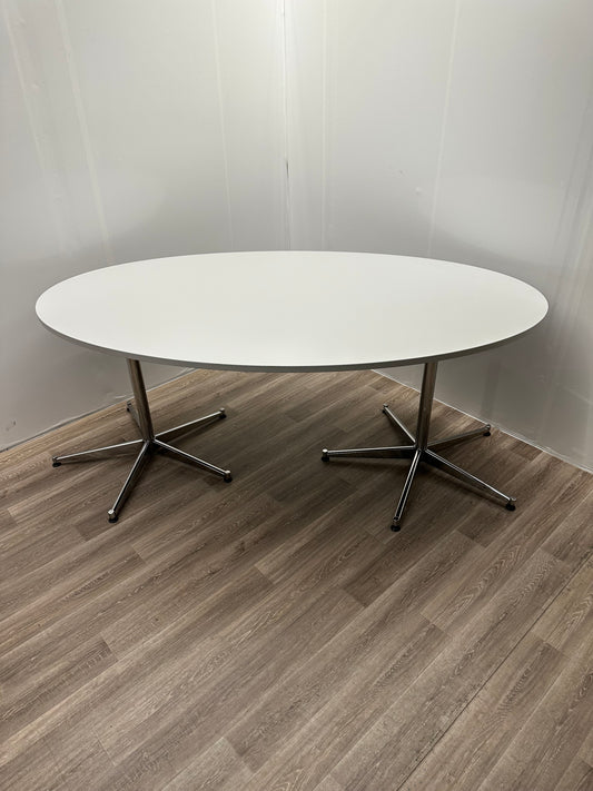 Spisebord/ møtebord fra EFG