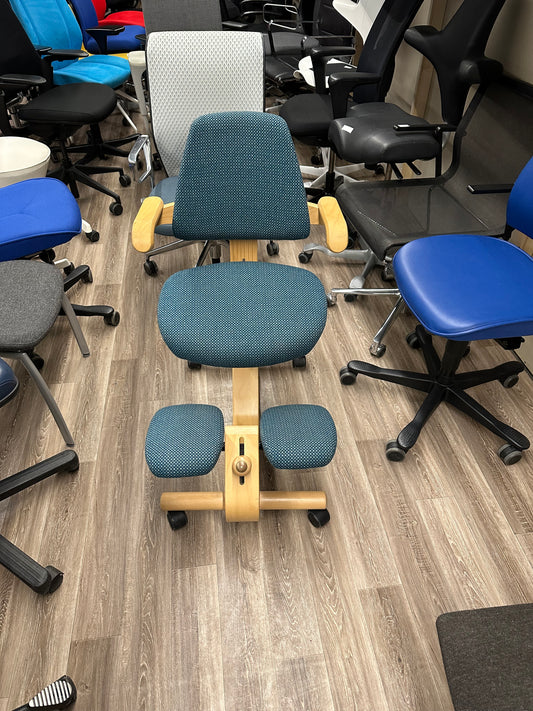 Balansestol med rygg og hjul