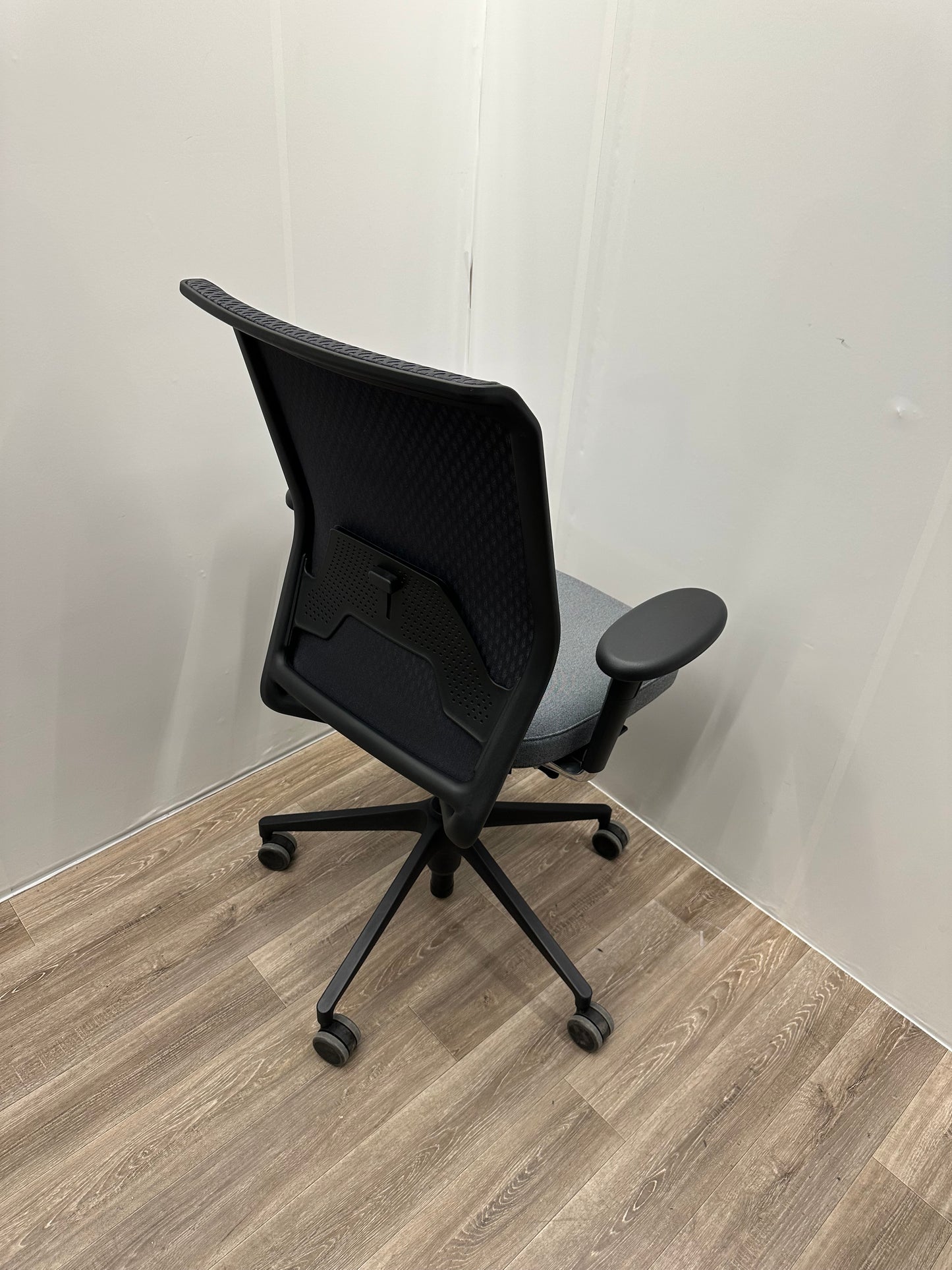 Vitra ID MESH