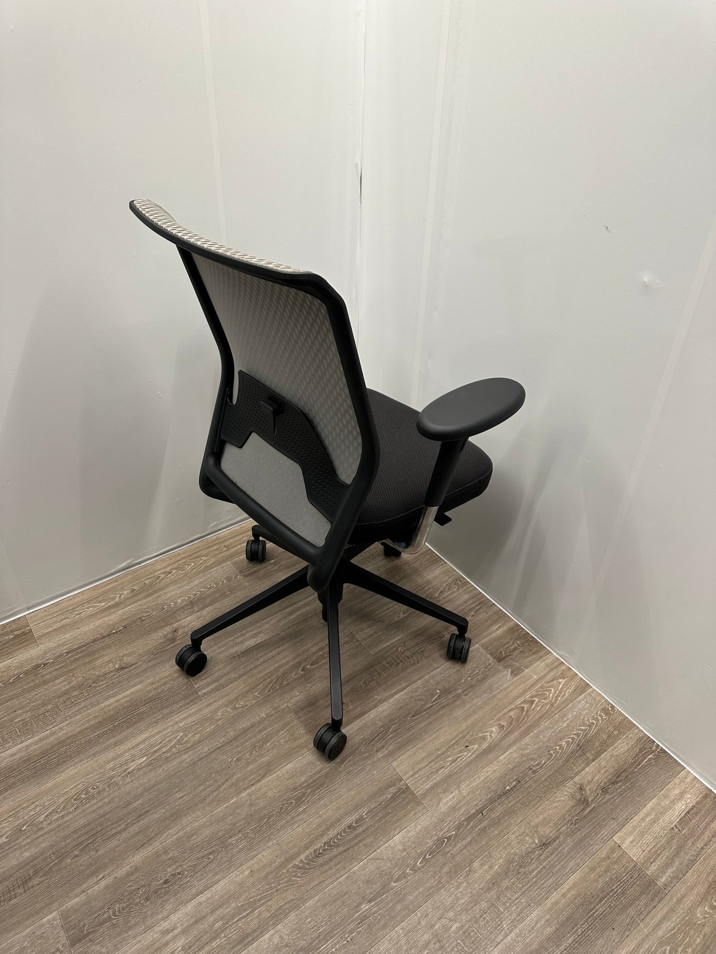 Vitra ID MESH