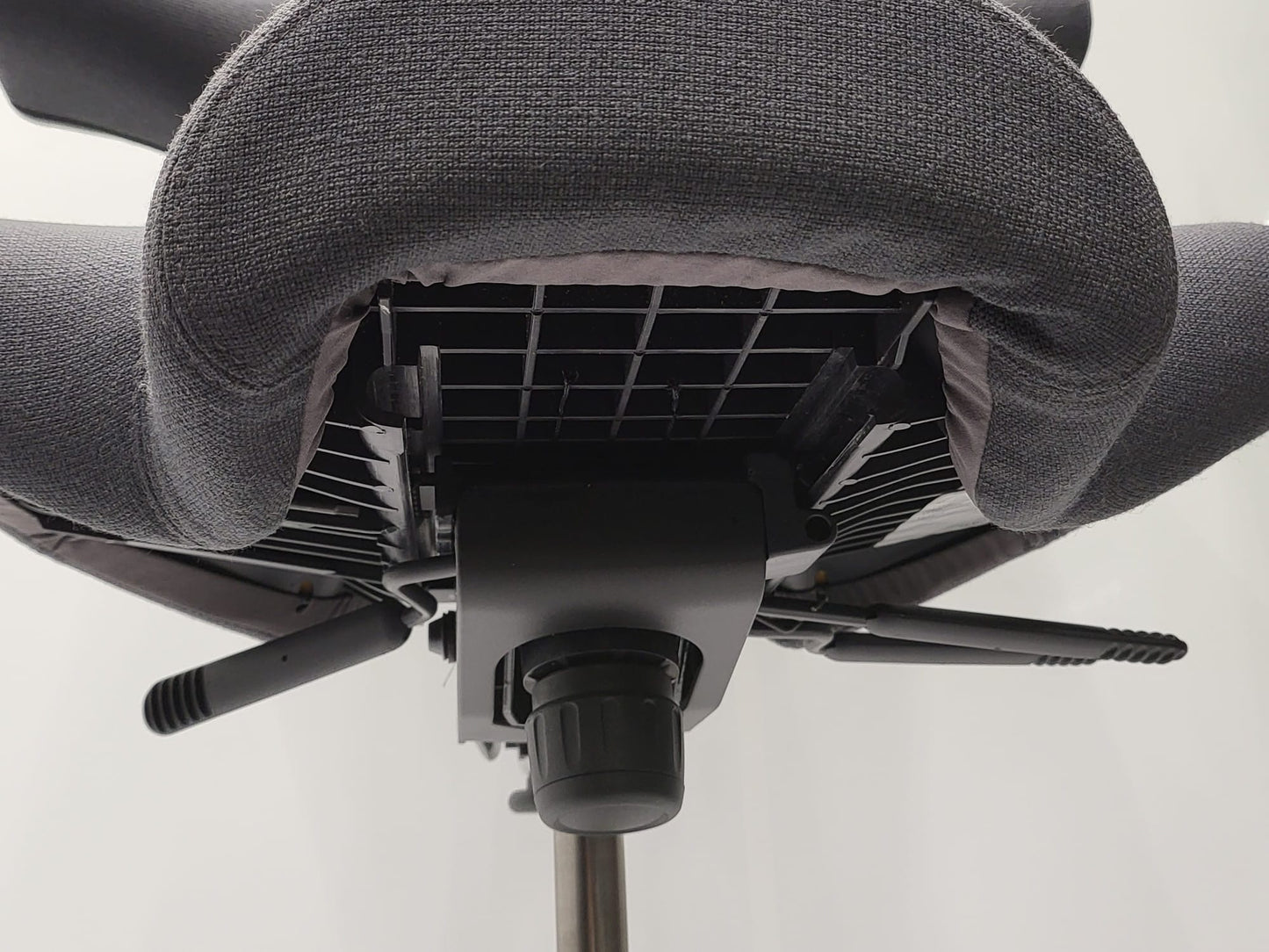 Håg Capisco 8107 kontorstol med nakkestøtte og fotstøtte