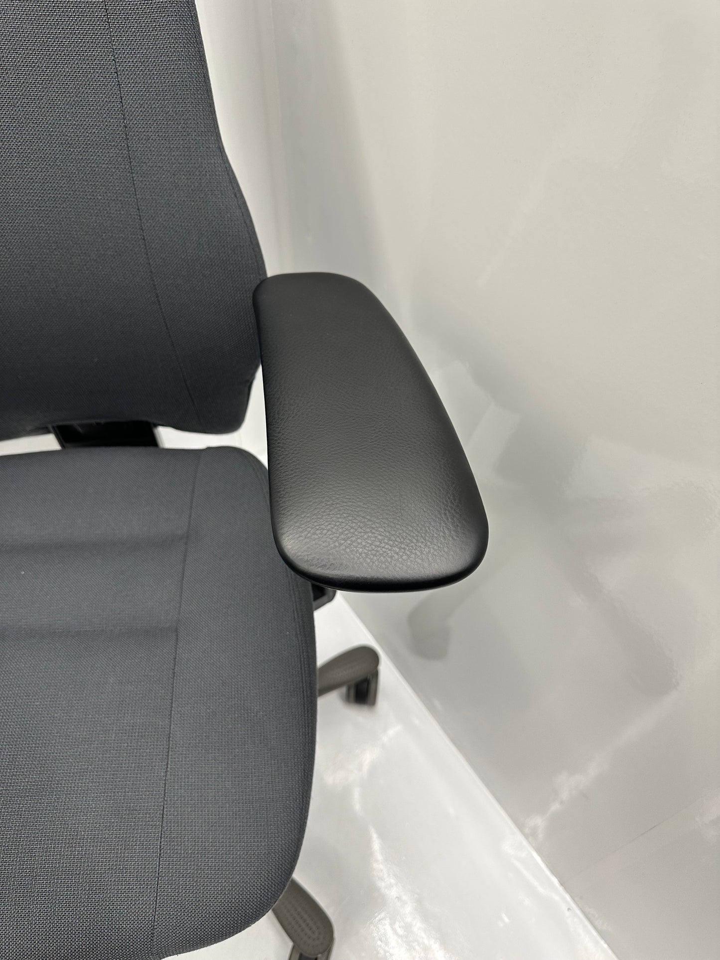 Kinnarps ergonomisk kontorstol- Høy rygg