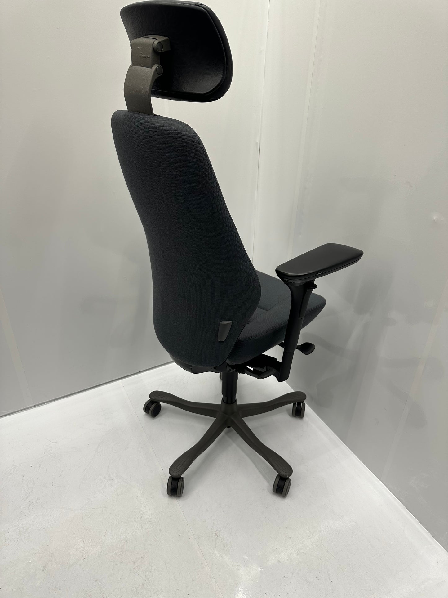 Kinnarps ergonomisk kontorstol- Høy rygg