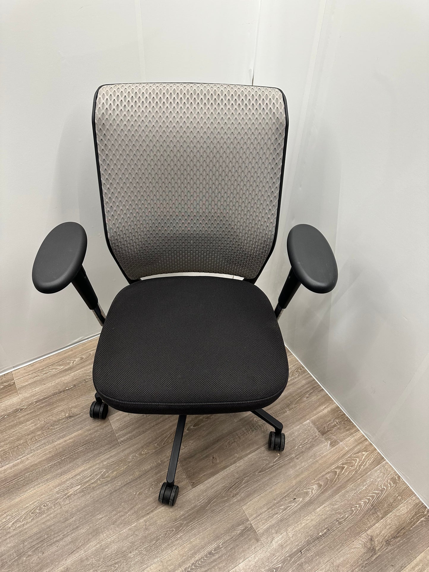 Vitra ID MESH