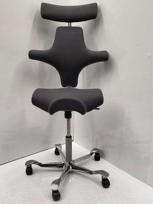 Håg Capisco 8107 kontorstol med nakkestøtte og fotstøtte