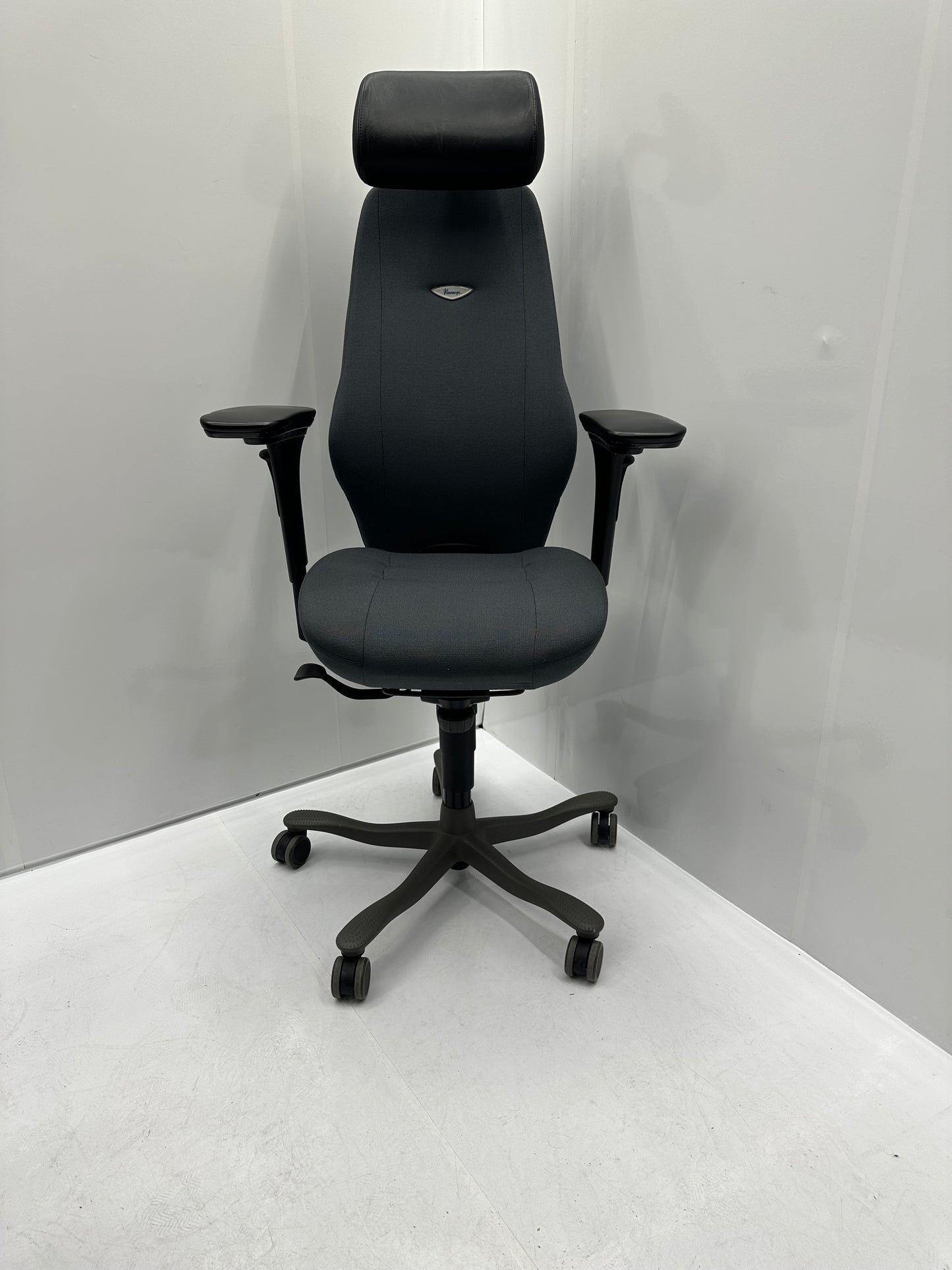 Kinnarps ergonomisk kontorstol- Høy rygg