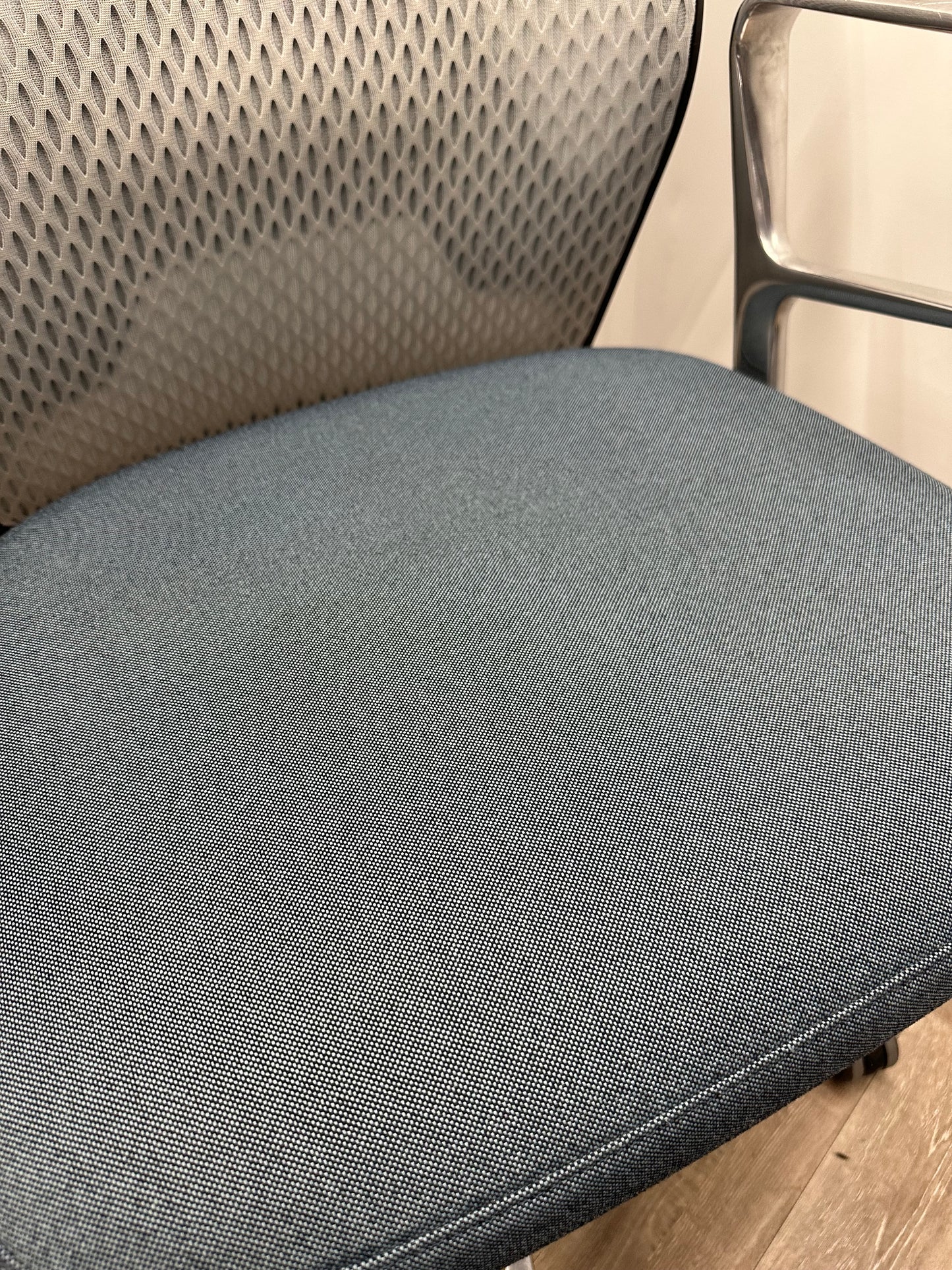 Vitra ID MESH
